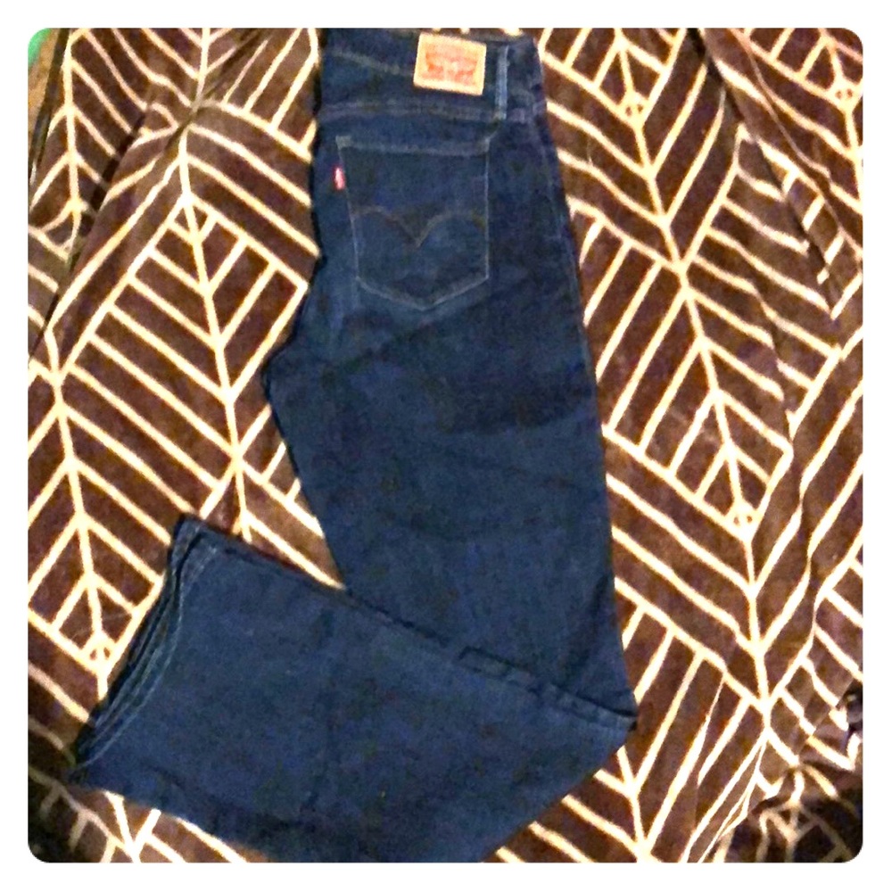 315 Shaping Bootcut Levi Jeans